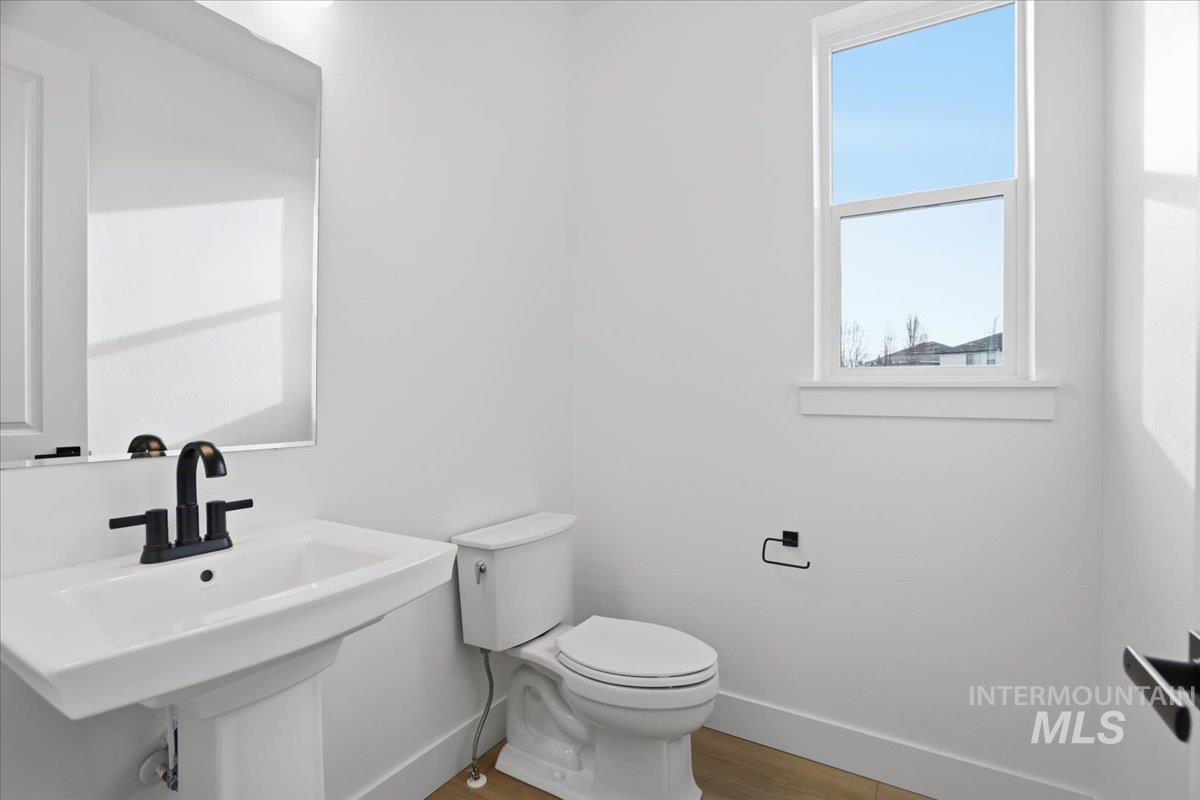 6050 North Torva Avenue Meridian, ID 83646 - Photo 7 of 44