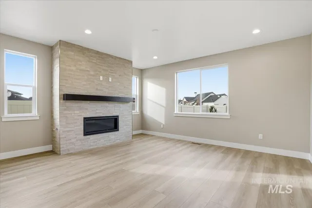 $689,990 | 6050 North Torva Avenue, Meridian, ID 83646