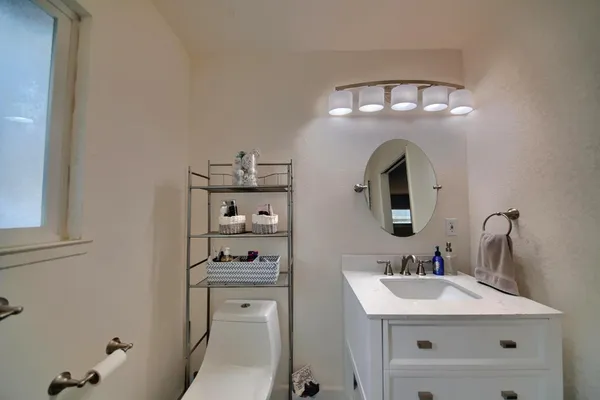 $525,000 | 3904 Dragoo Park Drive, Modesto, CA 95356