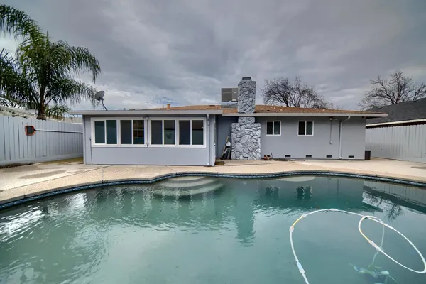 $525,000 | 3904 Dragoo Park Drive, Modesto, CA 95356