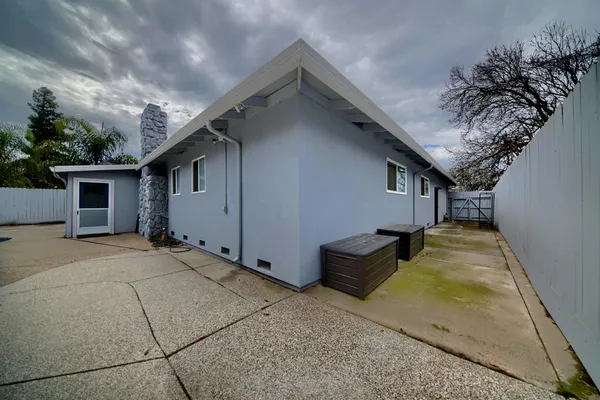 $525,000 | 3904 Dragoo Park Drive, Modesto, CA 95356