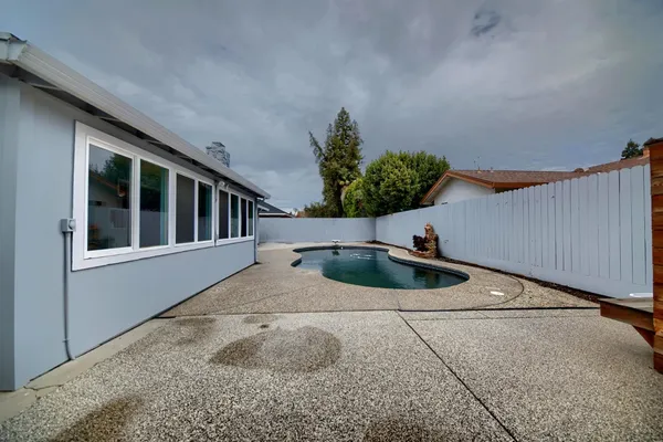 $525,000 | 3904 Dragoo Park Drive, Modesto, CA 95356