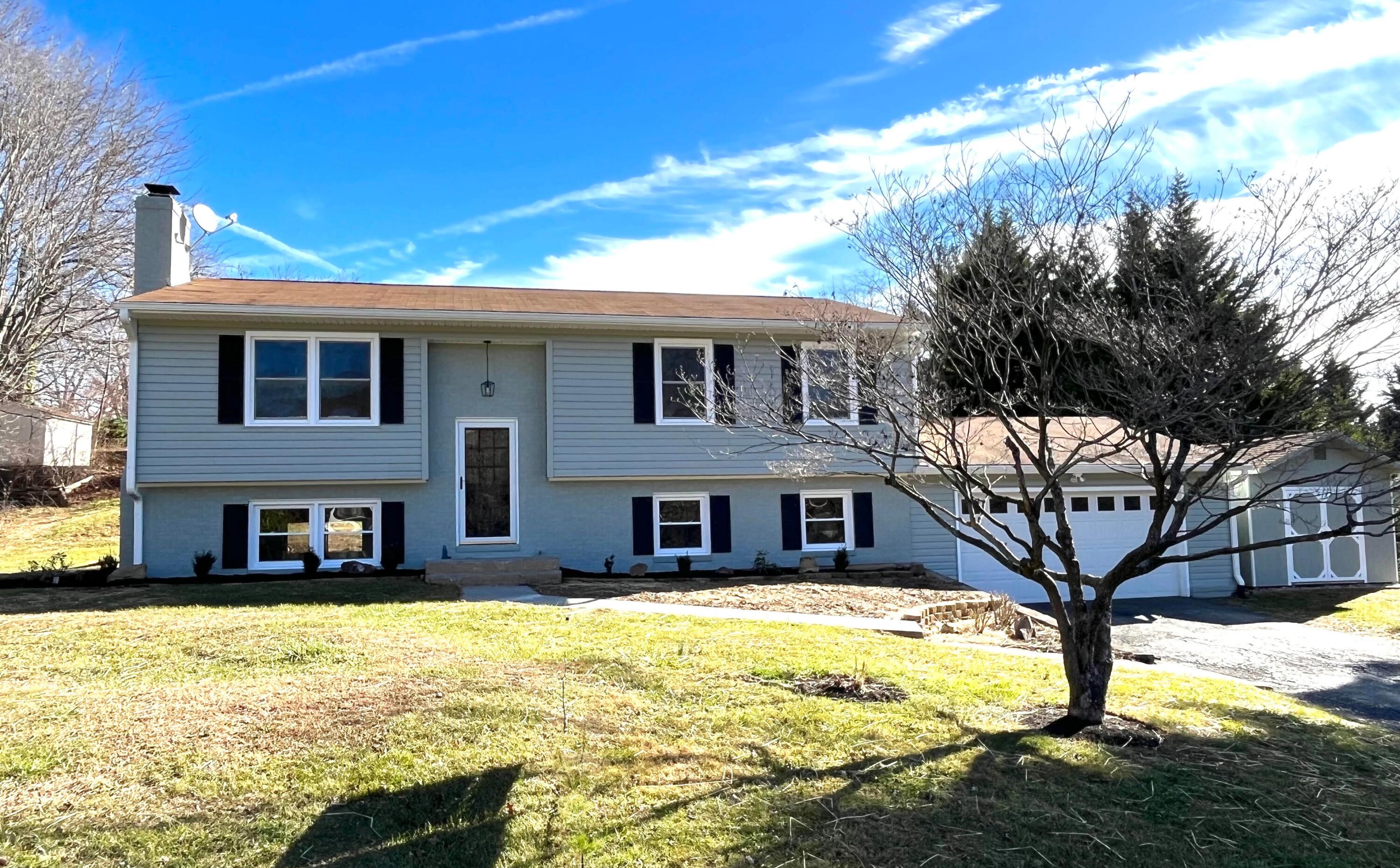 6540 Forest View Road Roanoke, VA 24018 - Photo 1 of 44 Welcome home!