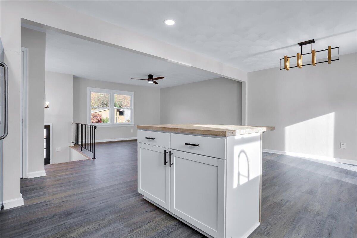 6540 Forest View Road Roanoke, VA 24018 - Photo 18 of 44 Open concept!