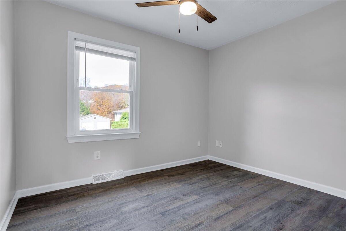 6540 Forest View Road Roanoke, VA 24018 - Photo 27 of 44 Bedroom #3
