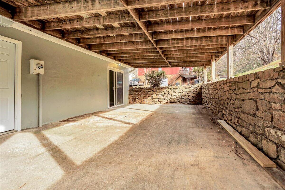 6540 Forest View Road Roanoke, VA 24018 - Photo 33 of 44 Patio