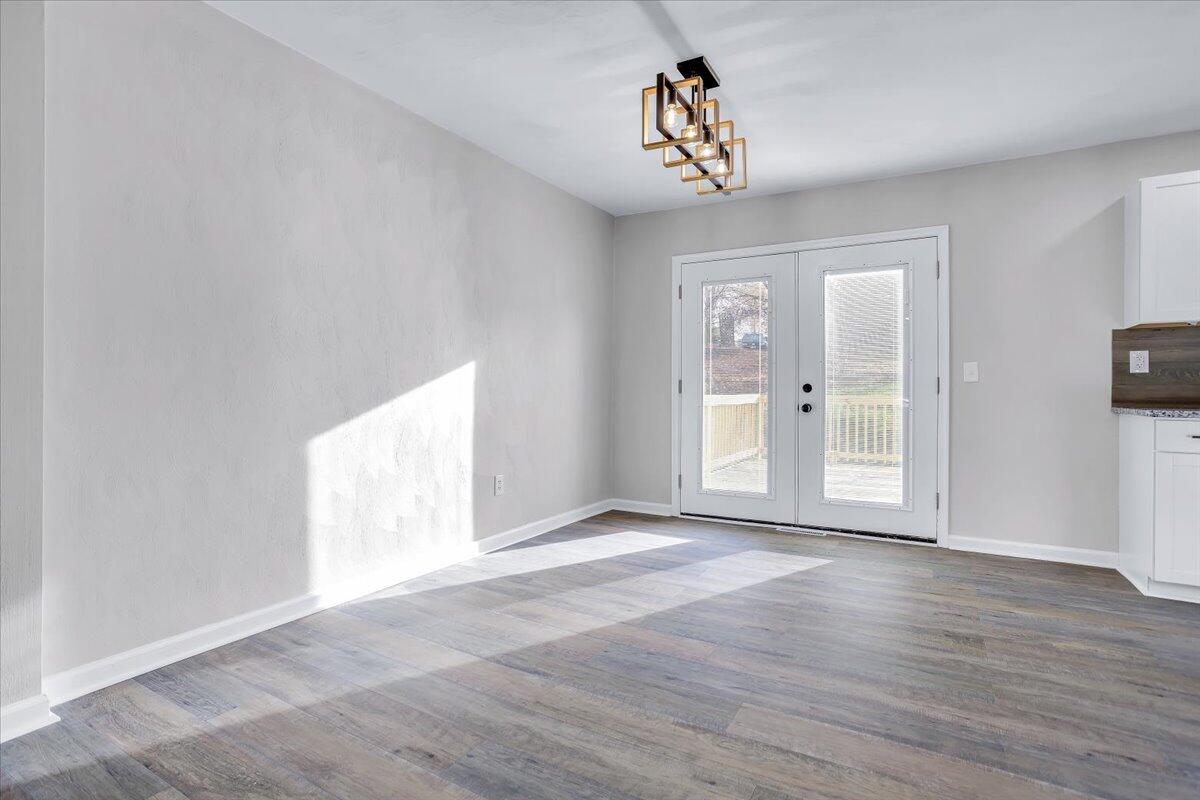 6540 Forest View Road Roanoke, VA 24018 - Photo 8 of 44 Dining room leading out to deck