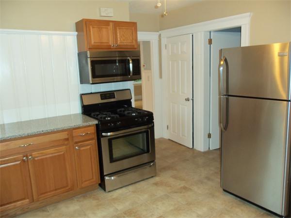 2 Tunis Road Worcester, MA 01606 - Photo 3 of 16 Gallery Image 3