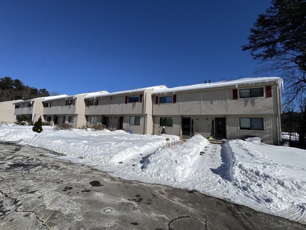 28 Southbridge Road, Unit 308 Charlton, MA 01507 - Photo 2 of 26