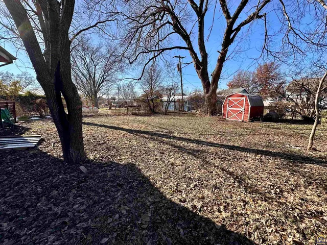 $80,000 | 315 Pierce Street, Maple Hill, KS 66507