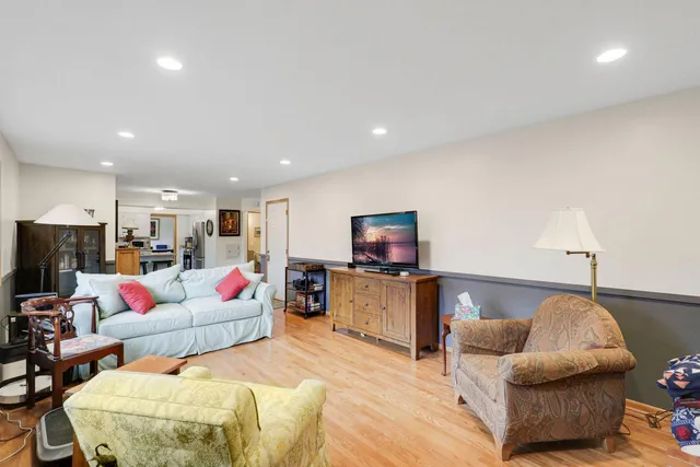 $650,000 | 5245 Oxford Street North, Shoreview, MN 55126