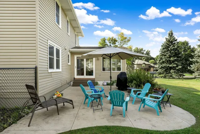 $650,000 | 5245 Oxford Street North, Shoreview, MN 55126