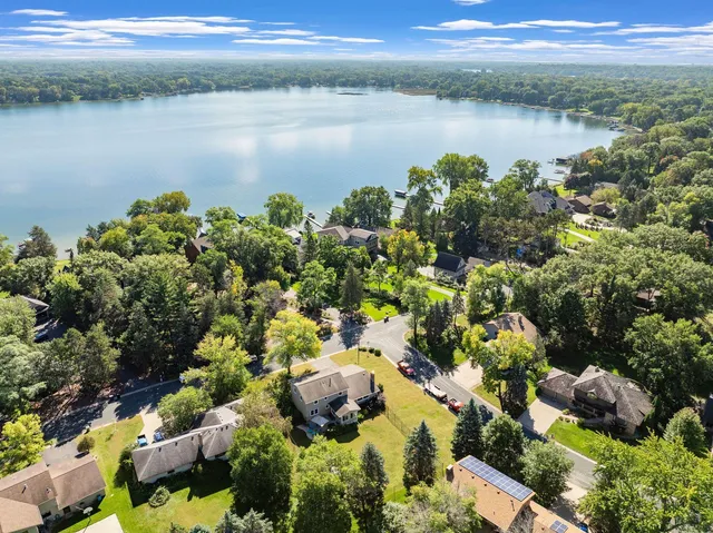 $650,000 | 5245 Oxford Street North, Shoreview, MN 55126