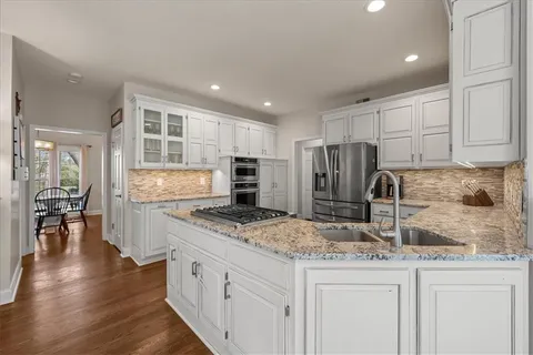 $925,000 | 3405 West 129th Street, Leawood, KS 66209