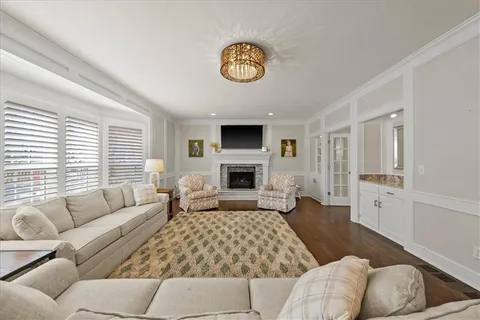 $925,000 | 3405 West 129th Street, Leawood, KS 66209