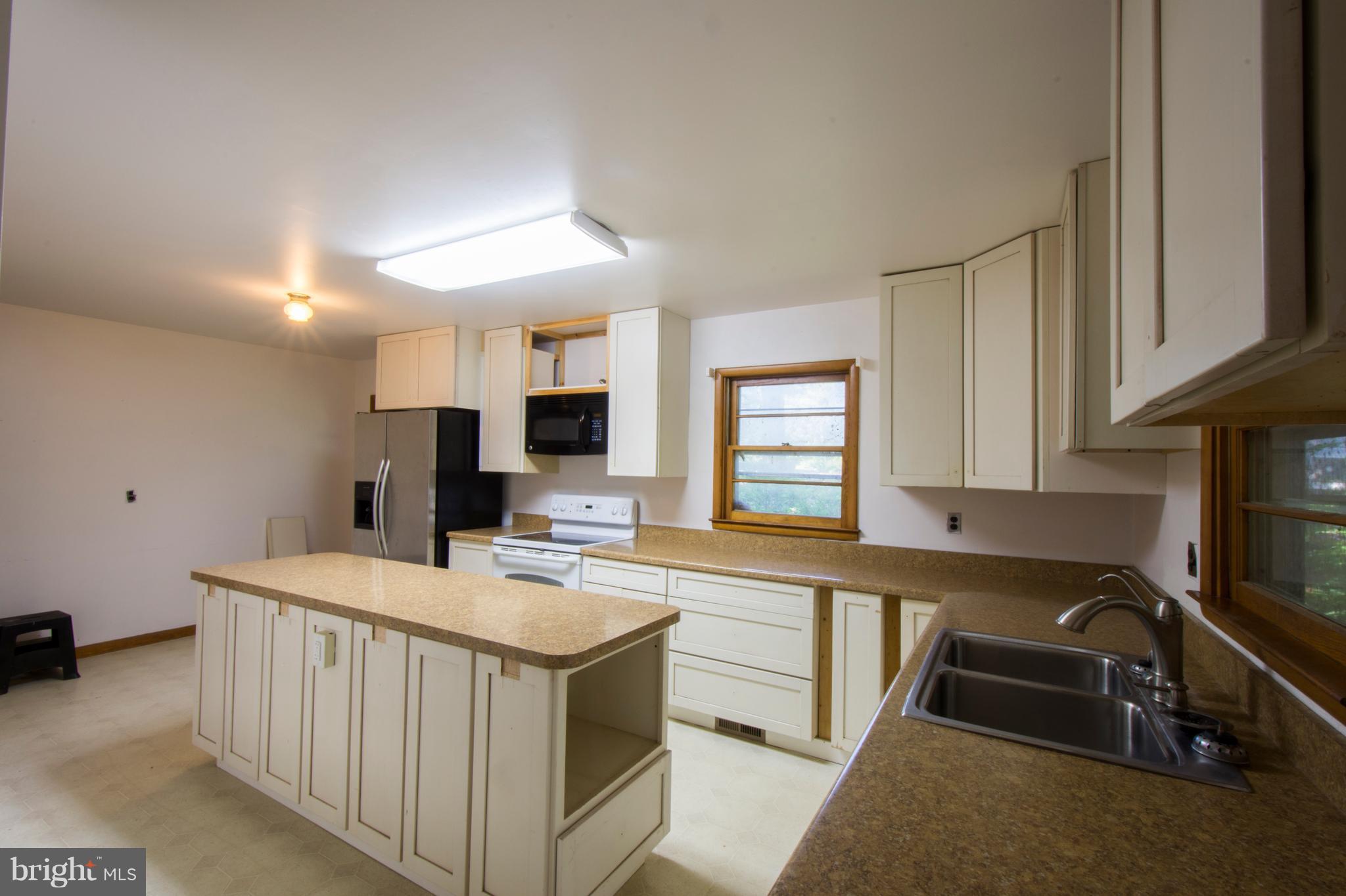 3203 Brezina Place Edgewater, MD 21037 - Photo 3 of 26 Kitchen With Center Island