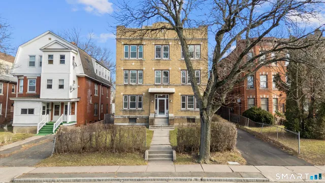 $1,800 | 364 Woodland Street, Hartford, CT 06112