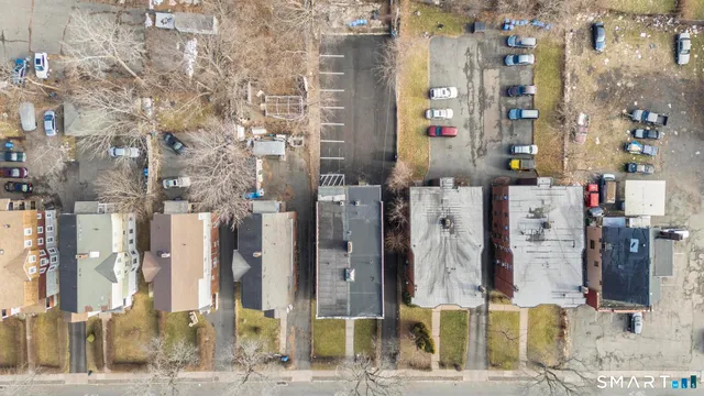 $1,800 | 364 Woodland Street, Hartford, CT 06112