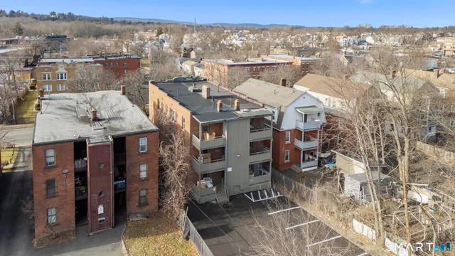 $1,800 | 364 Woodland Street, Hartford, CT 06112