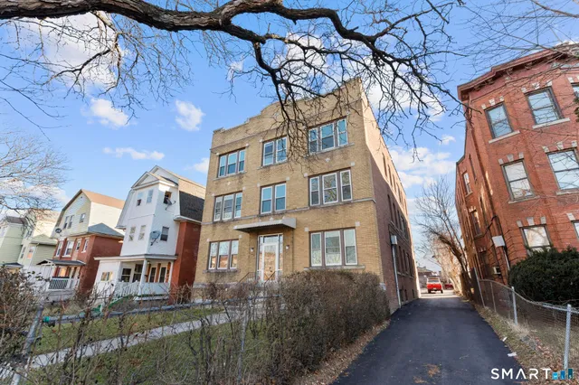 $1,800 | 364 Woodland Street, Hartford, CT 06112