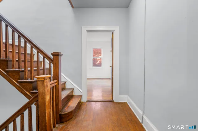 $1,800 | 364 Woodland Street, Hartford, CT 06112