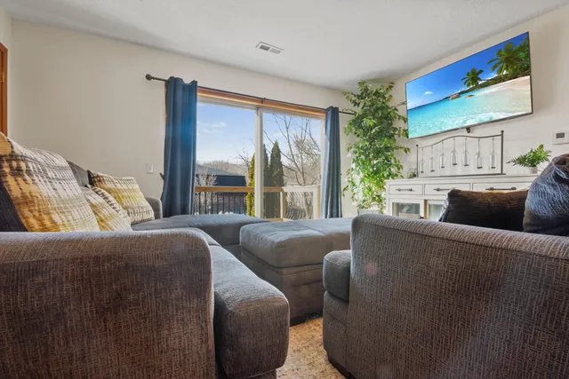 $425,000 | 204 Elmhurst Court, Unit 16, Williams Bay, WI 53191