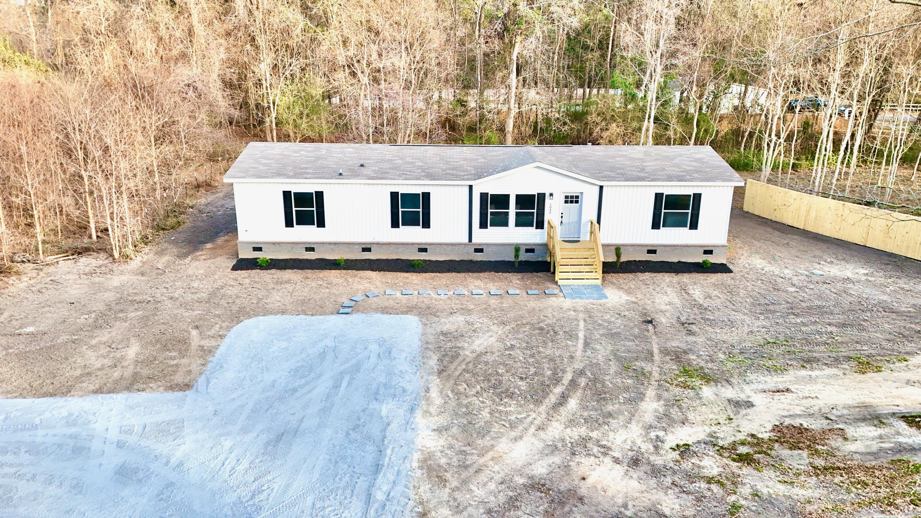 1040 Merell Avenue Bonneau, SC 29431 - Photo 2 of 31 02 High center