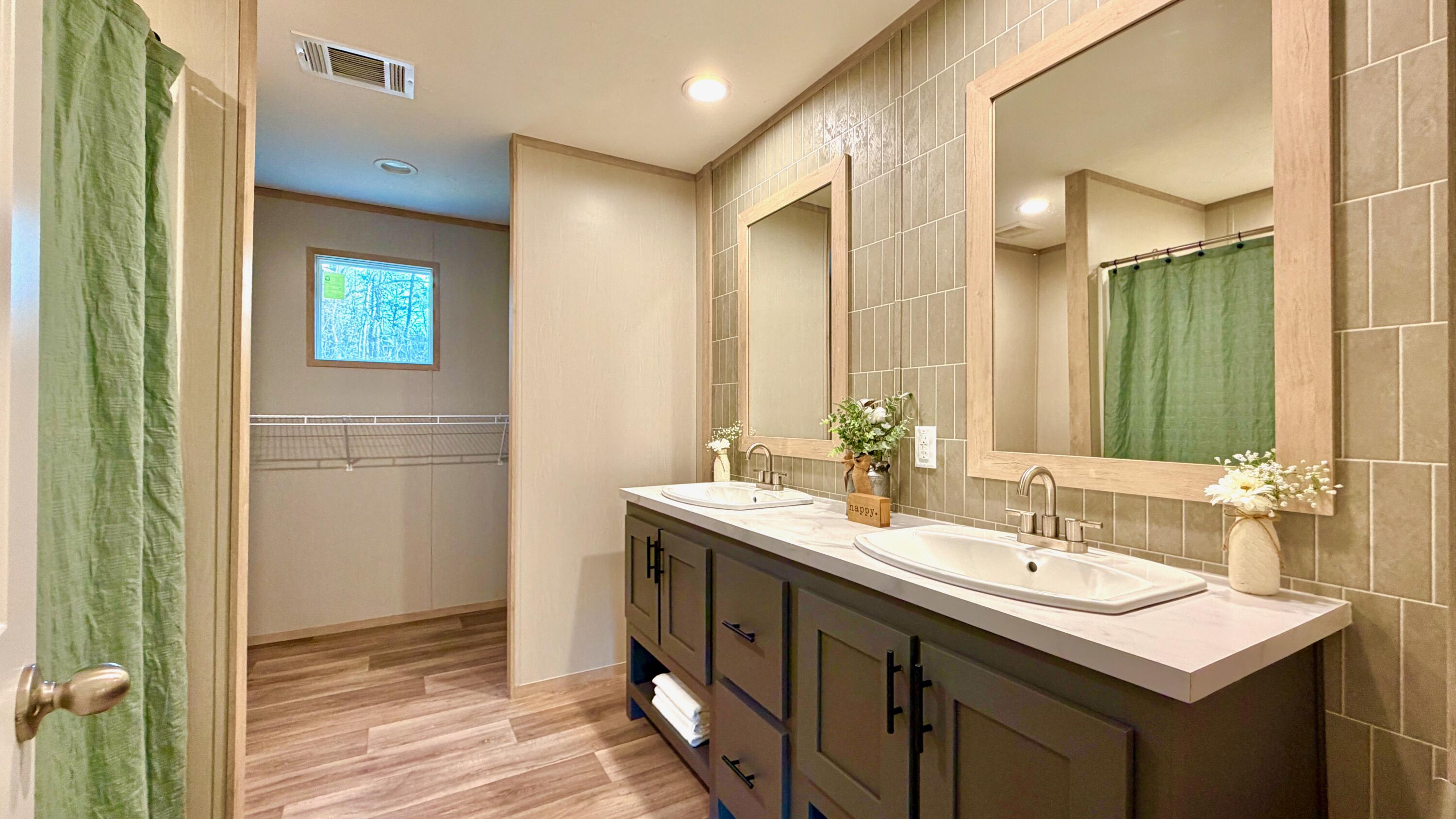 1040 Merell Avenue Bonneau, SC 29431 - Photo 27 of 31 22 Frimary Bath