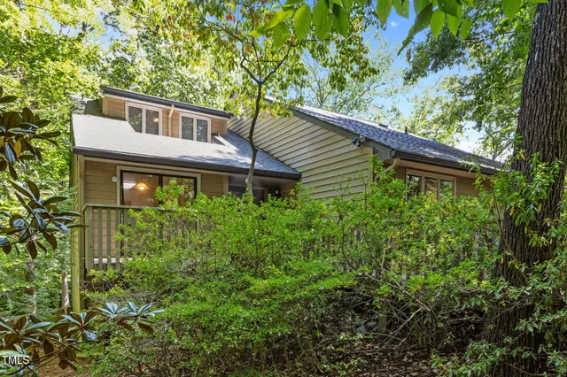 a house view with a outdoor space