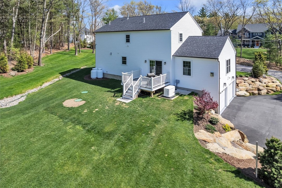 117 Mann School Road Smithfield, RI 02917 - Photo 9 of 48