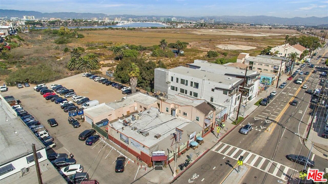 6832 Esplanade Playa del Rey, CA 90293 - Photo 2 of 6 Gallery Image 2