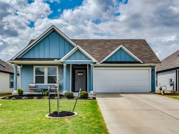 $349,900 | 206 Fort Clark Springs Drive, Hutto, TX 78634