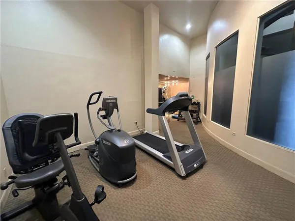 $2,000 | 330 Julia Street, Unit 205, New Orleans, LA 70130
