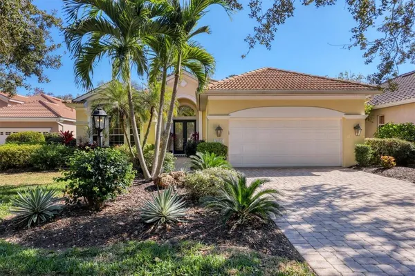 $849,000 | 8135 Abingdon Court, University Park, FL 34201