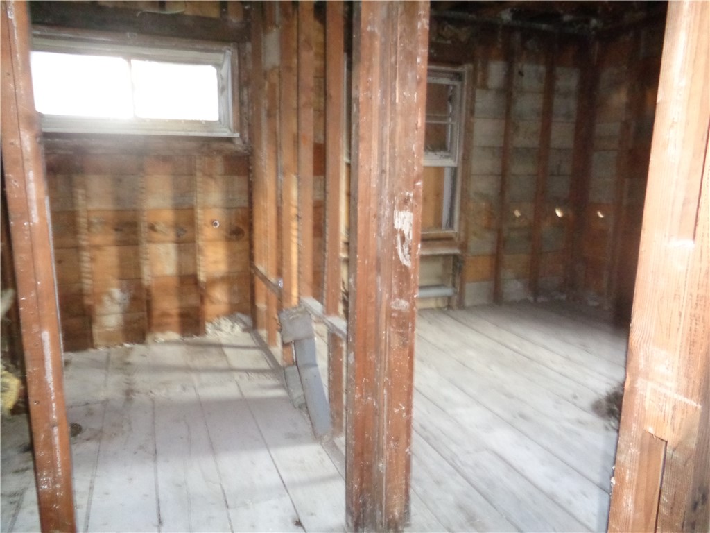 285 West Shore Road Warwick, RI 02889 - Photo 3 of 8