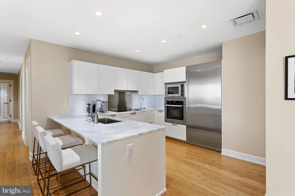$1,595,000 | 50 South 16th Street, Unit 5301, Philadelphia, PA 19103