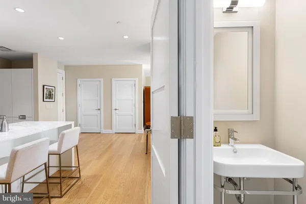 $1,595,000 | 50 South 16th Street, Unit 5301, Philadelphia, PA 19103