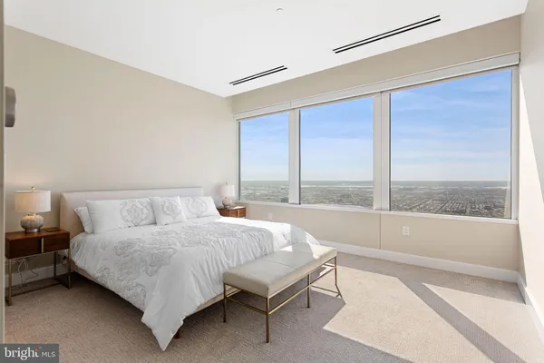 $1,595,000 | 50 South 16th Street, Unit 5301, Philadelphia, PA 19103