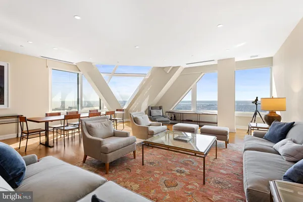 $1,595,000 | 50 South 16th Street, Unit 5301, Philadelphia, PA 19103