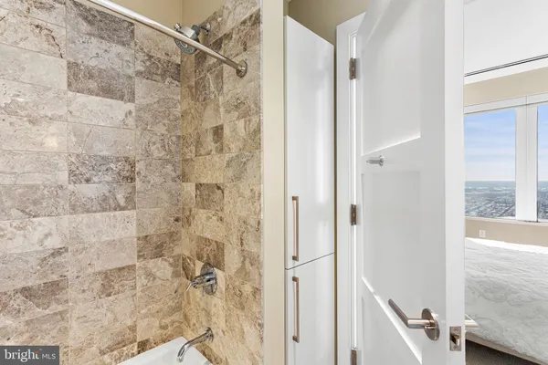 $1,595,000 | 50 South 16th Street, Unit 5301, Philadelphia, PA 19103