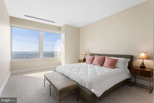 $1,595,000 | 50 South 16th Street, Unit 5301, Philadelphia, PA 19103