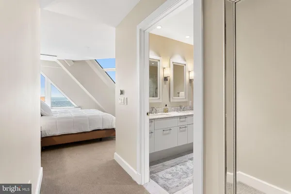 $1,595,000 | 50 South 16th Street, Unit 5301, Philadelphia, PA 19103