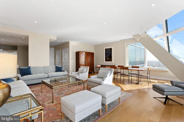 $1,595,000 | 50 South 16th Street, Unit 5301, Philadelphia, PA 19103