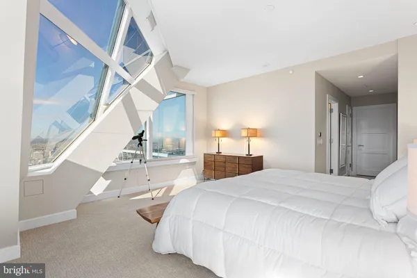 $1,595,000 | 50 South 16th Street, Unit 5301, Philadelphia, PA 19103