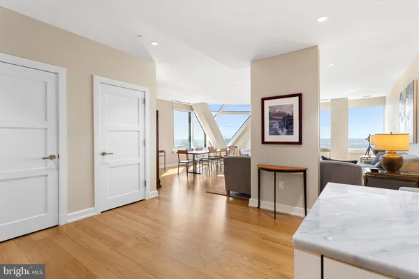 $1,595,000 | 50 South 16th Street, Unit 5301, Philadelphia, PA 19103