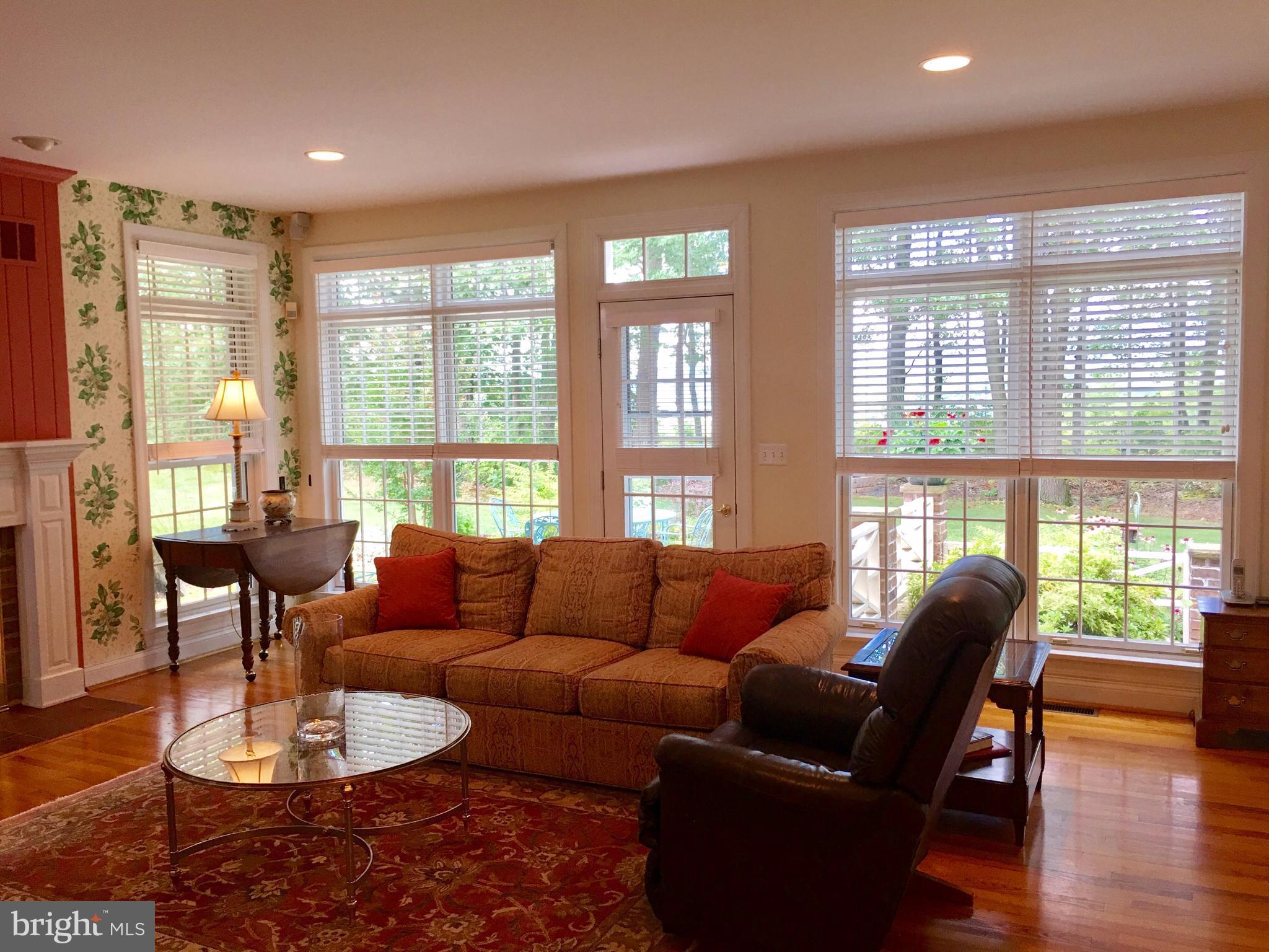 13618 McKenzie Tower Road Southwest Cumberland, MD 21502 - Photo 11 of 30 Family Room
