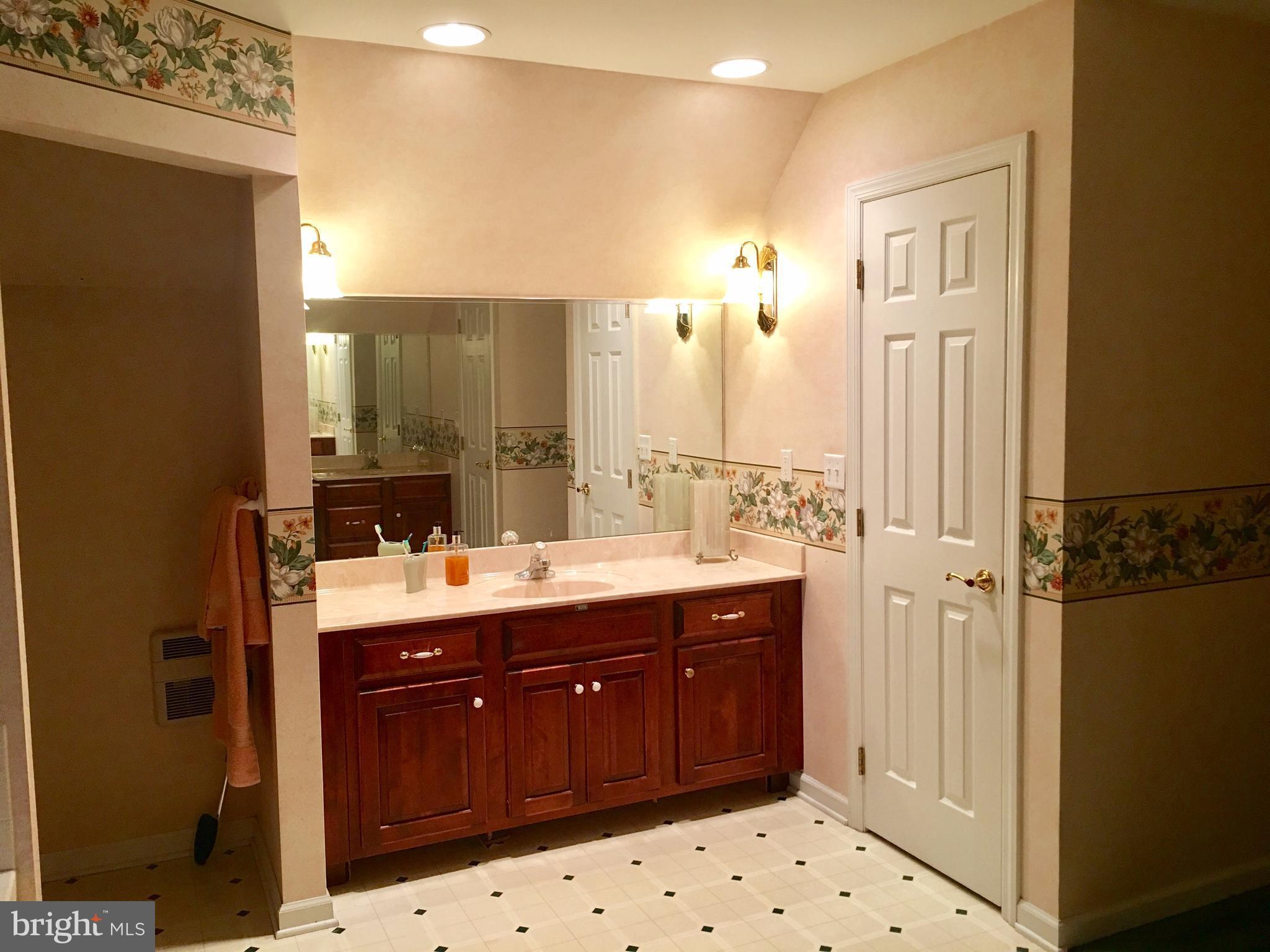 13618 McKenzie Tower Road Southwest Cumberland, MD 21502 - Photo 21 of 30 Master Bathroom
