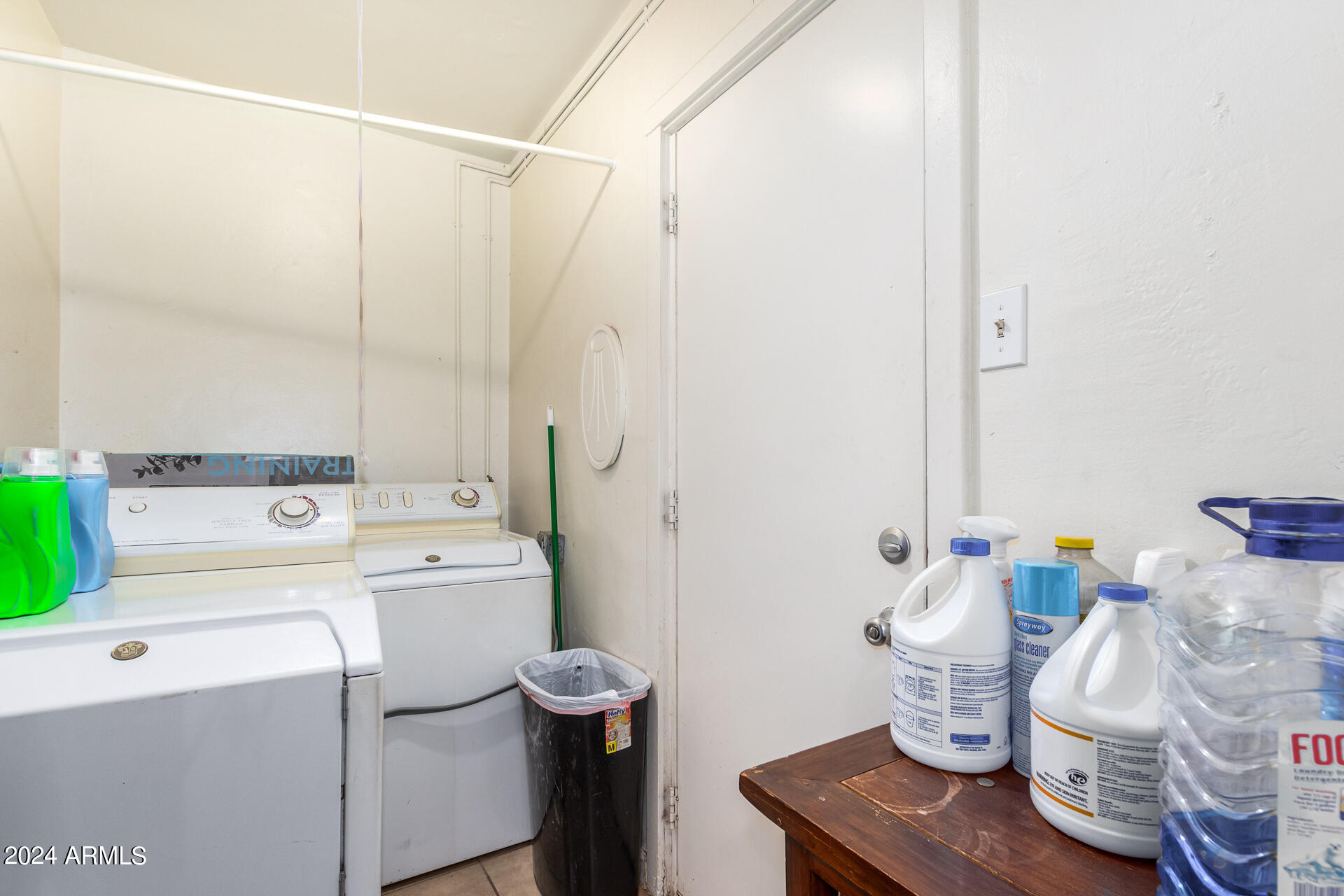 3845 North 15th Avenue Phoenix, AZ 85015 - Photo 17 of 28 a bathroom with a sink a toilet and a bathtub