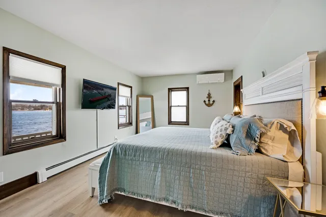 $869,900 | 853 Circle Ridge Circle, Sturgeon Bay, WI 54235