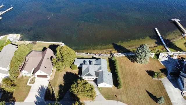 $869,900 | 853 Circle Ridge Circle, Sturgeon Bay, WI 54235